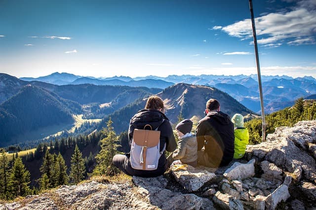Les Aventures en Grandeur Nature : 7 Activités à Essayer avec Votre Ado